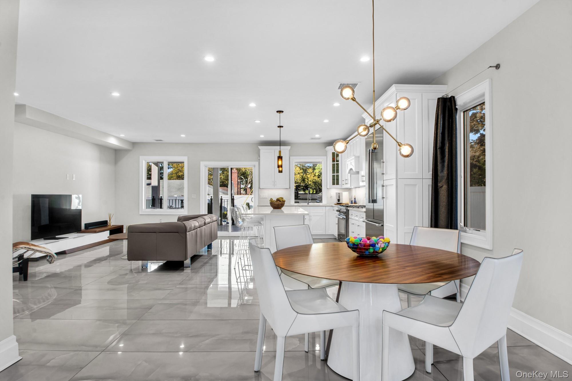 Single Family 8th Queens, NY 11357, MLS-922640-7