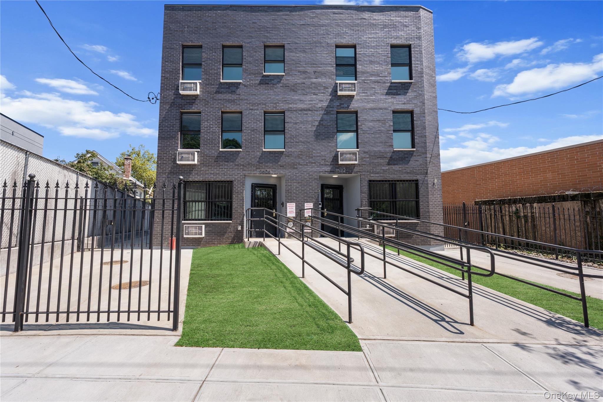 Single Family Tiemann  Bronx, NY 10469, MLS-922647-7