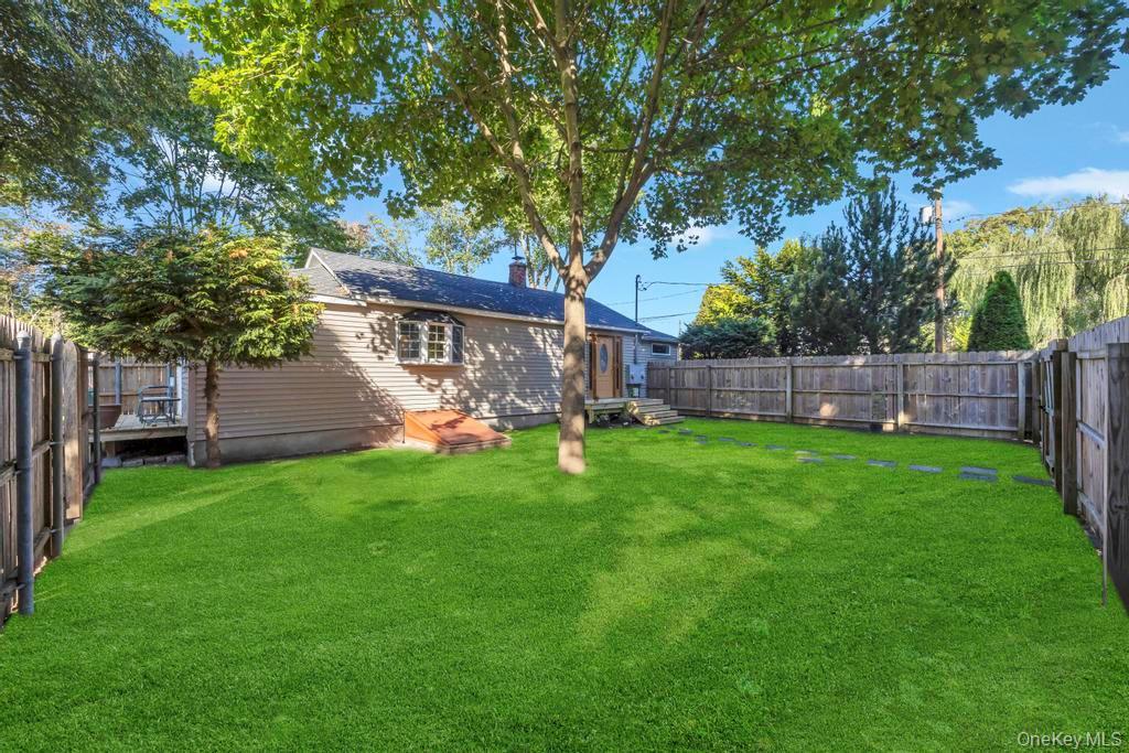 Single Family 7th  Suffolk County, NY 11717, MLS-922655-27