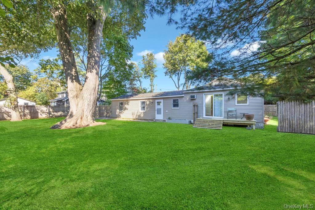 Single Family 7th  Suffolk County, NY 11717, MLS-922655-31