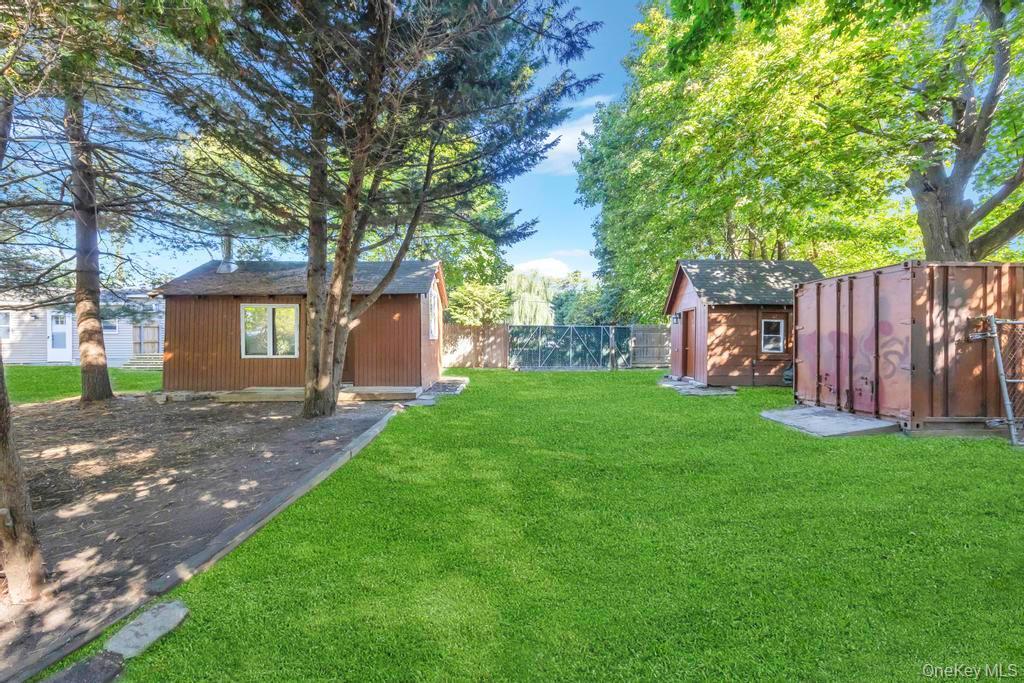 Single Family 7th  Suffolk County, NY 11717, MLS-922655-33