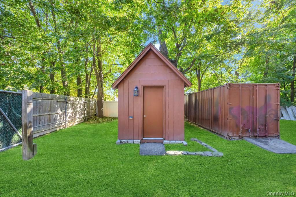 Single Family 7th  Suffolk County, NY 11717, MLS-922655-34