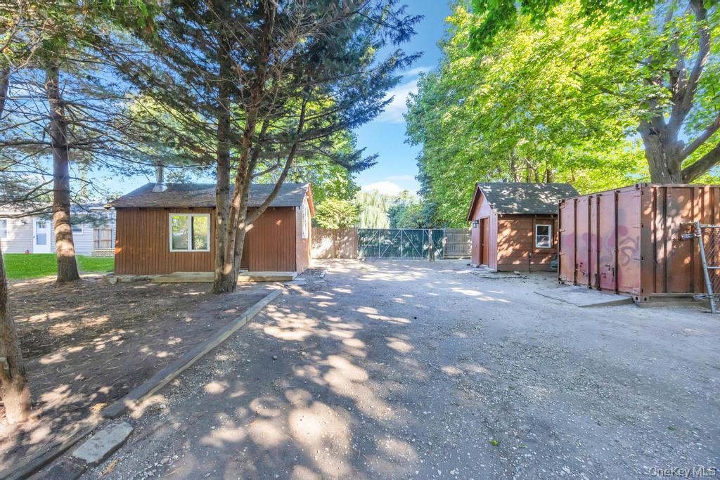 Single Family 7th  Suffolk County, NY 11717, MLS-922655-41