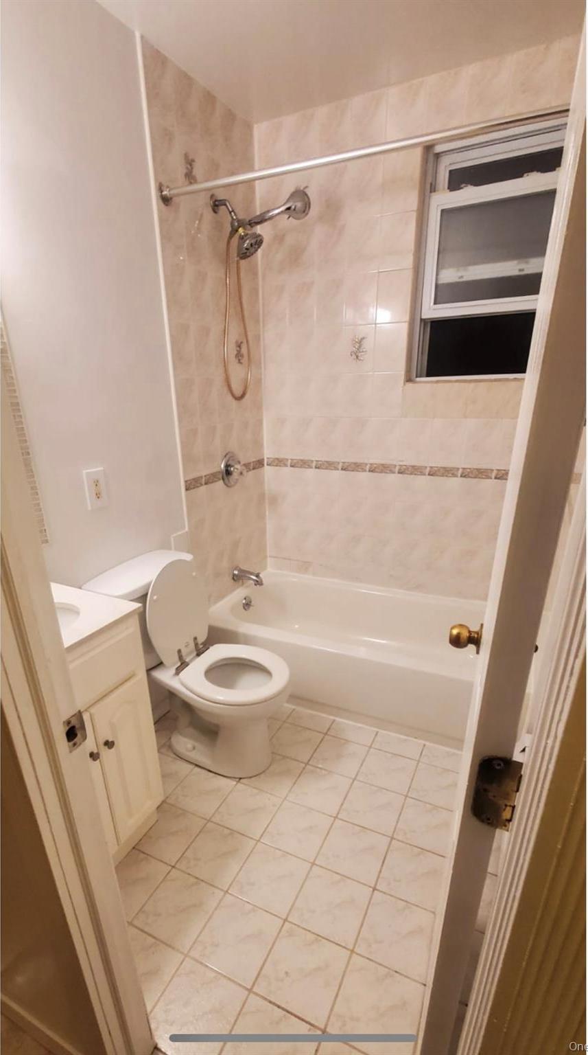 Single Family Drive Queens, NY 11434, MLS-922673-4