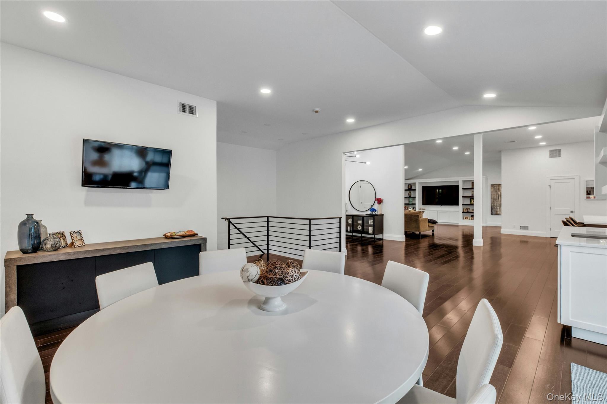 Single Family Treeview Suffolk County, NY 11747, MLS-922676-21