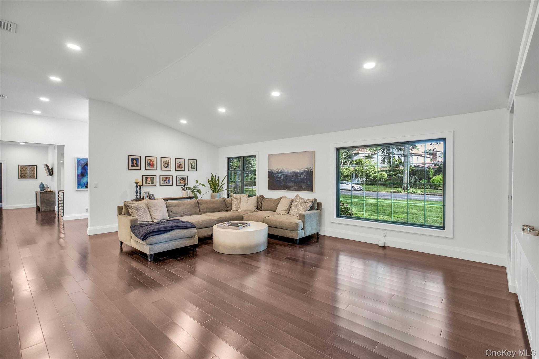 Single Family Treeview Suffolk County, NY 11747, MLS-922676-23