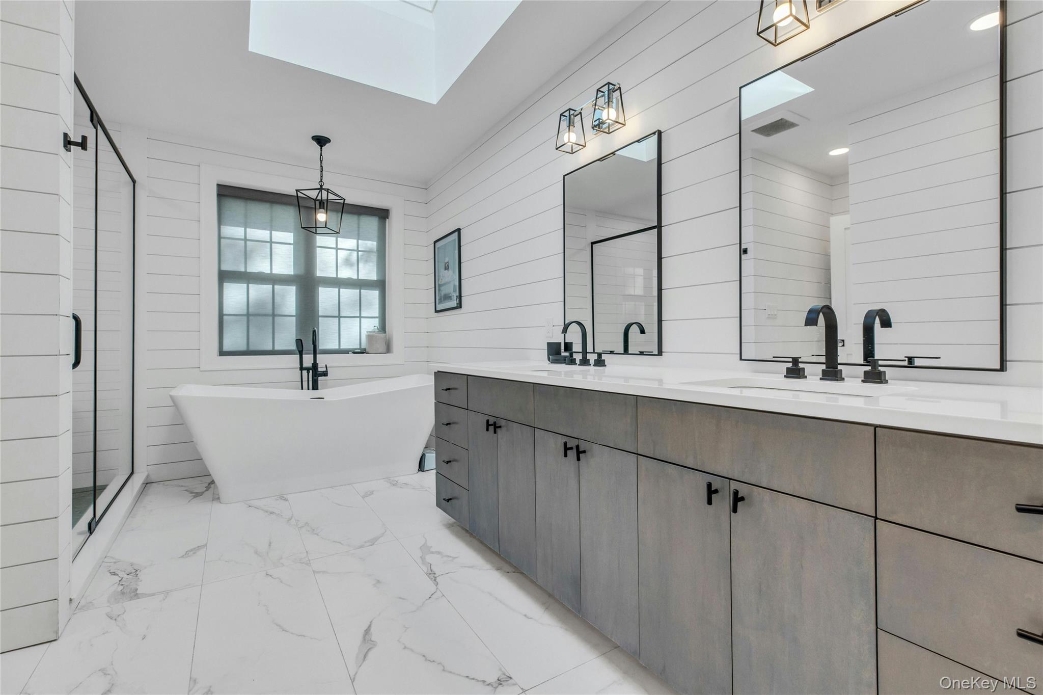 Single Family Treeview Suffolk County, NY 11747, MLS-922676-25