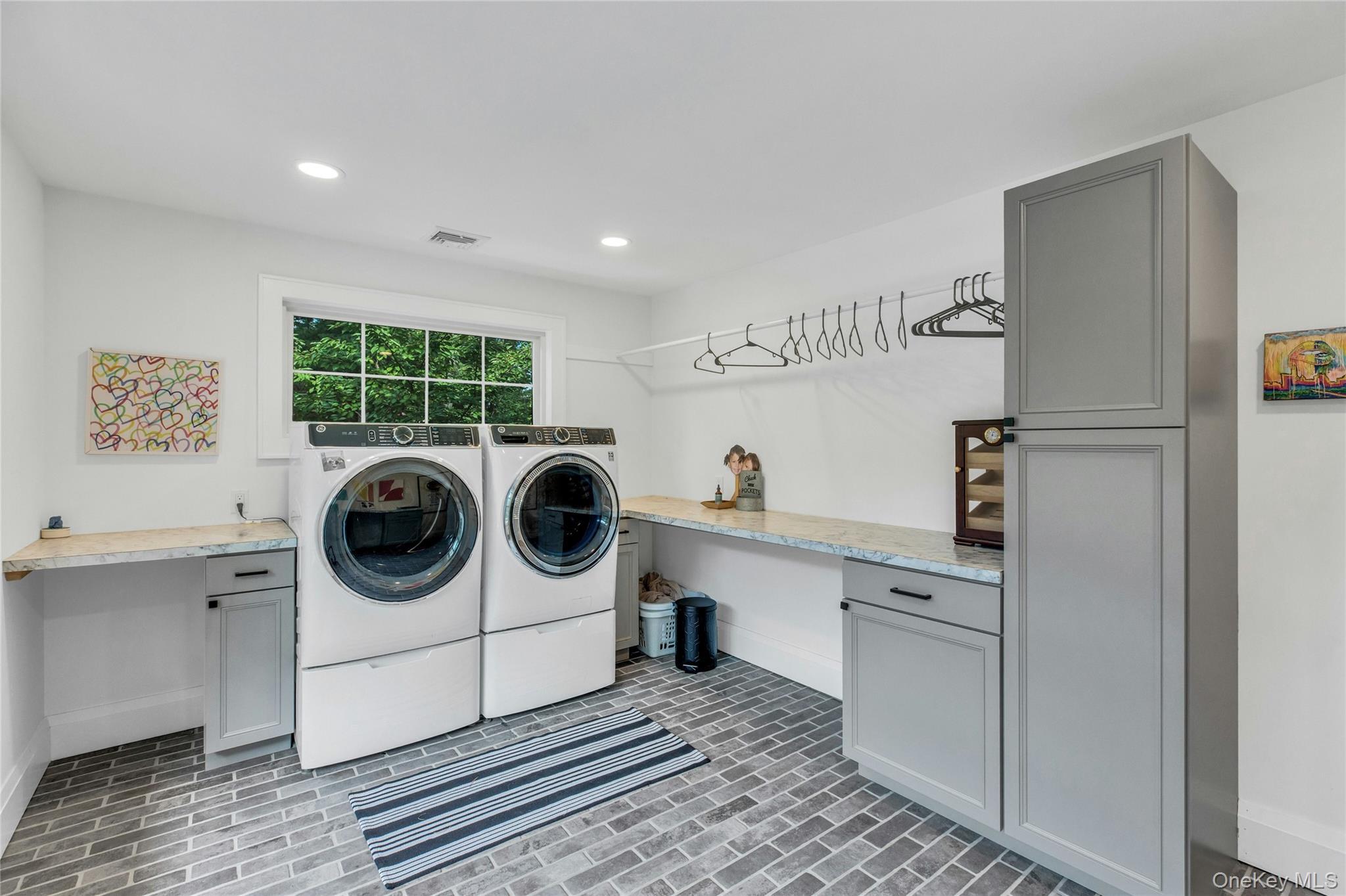 Single Family Treeview Suffolk County, NY 11747, MLS-922676-26