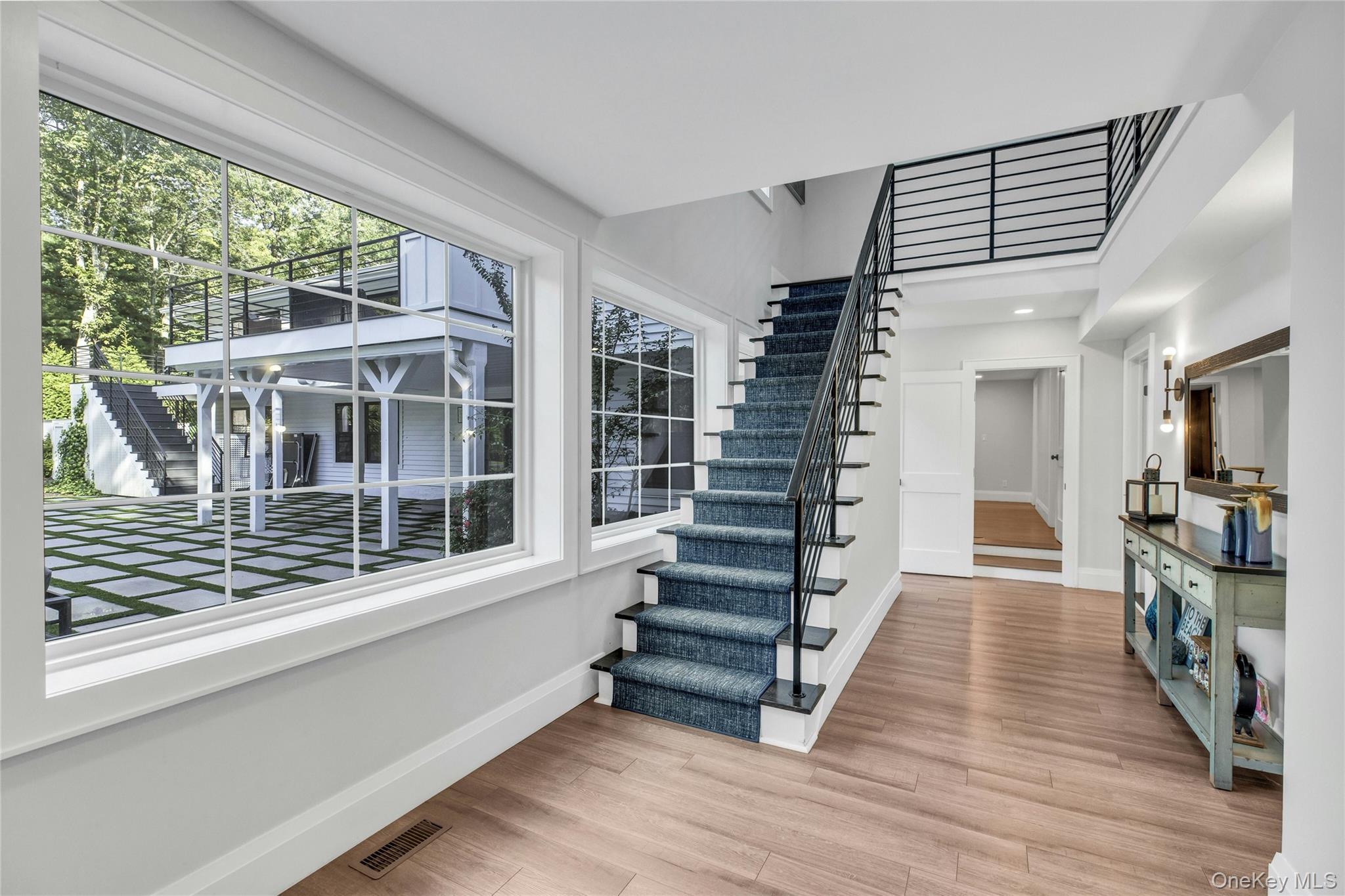 Single Family Treeview Suffolk County, NY 11747, MLS-922676-28