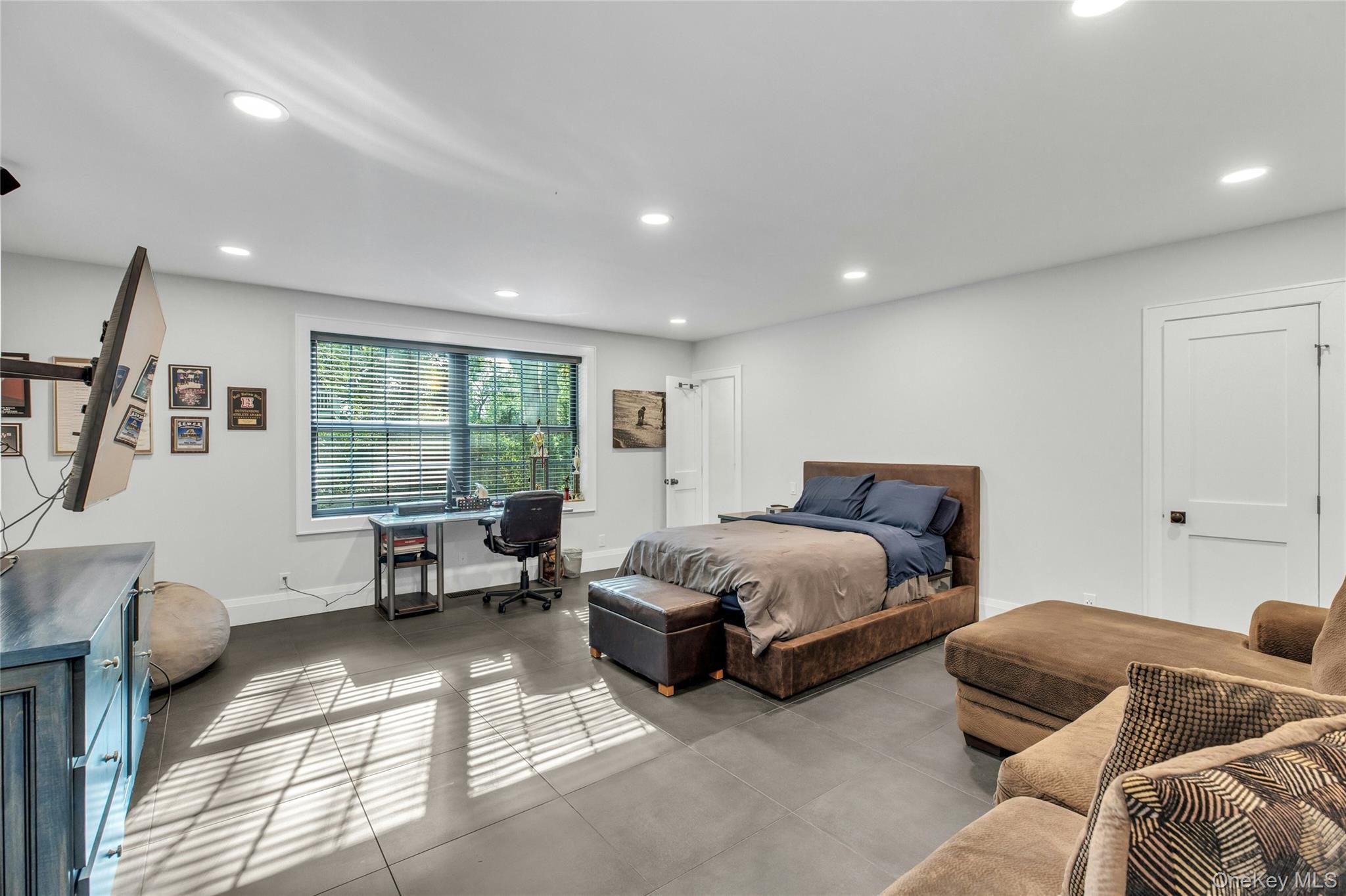 Single Family Treeview Suffolk County, NY 11747, MLS-922676-30