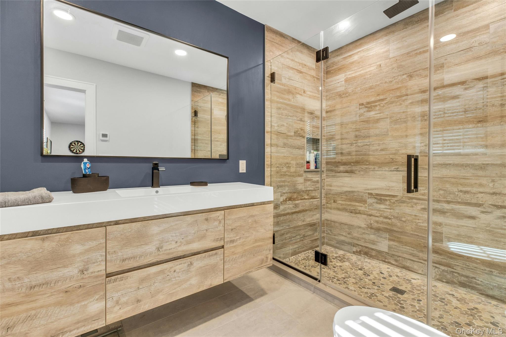 Single Family Treeview Suffolk County, NY 11747, MLS-922676-31