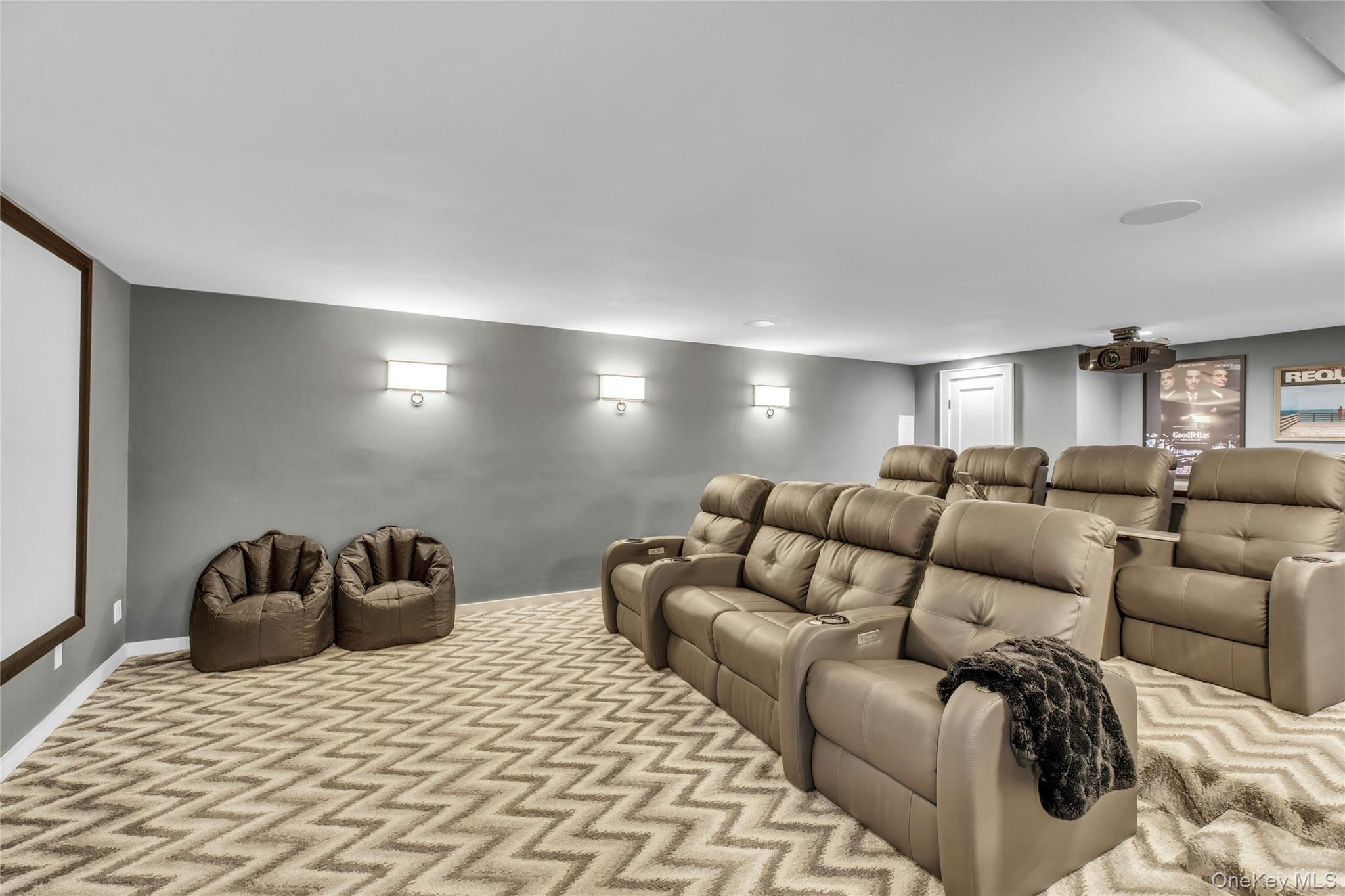 Single Family Treeview Suffolk County, NY 11747, MLS-922676-36