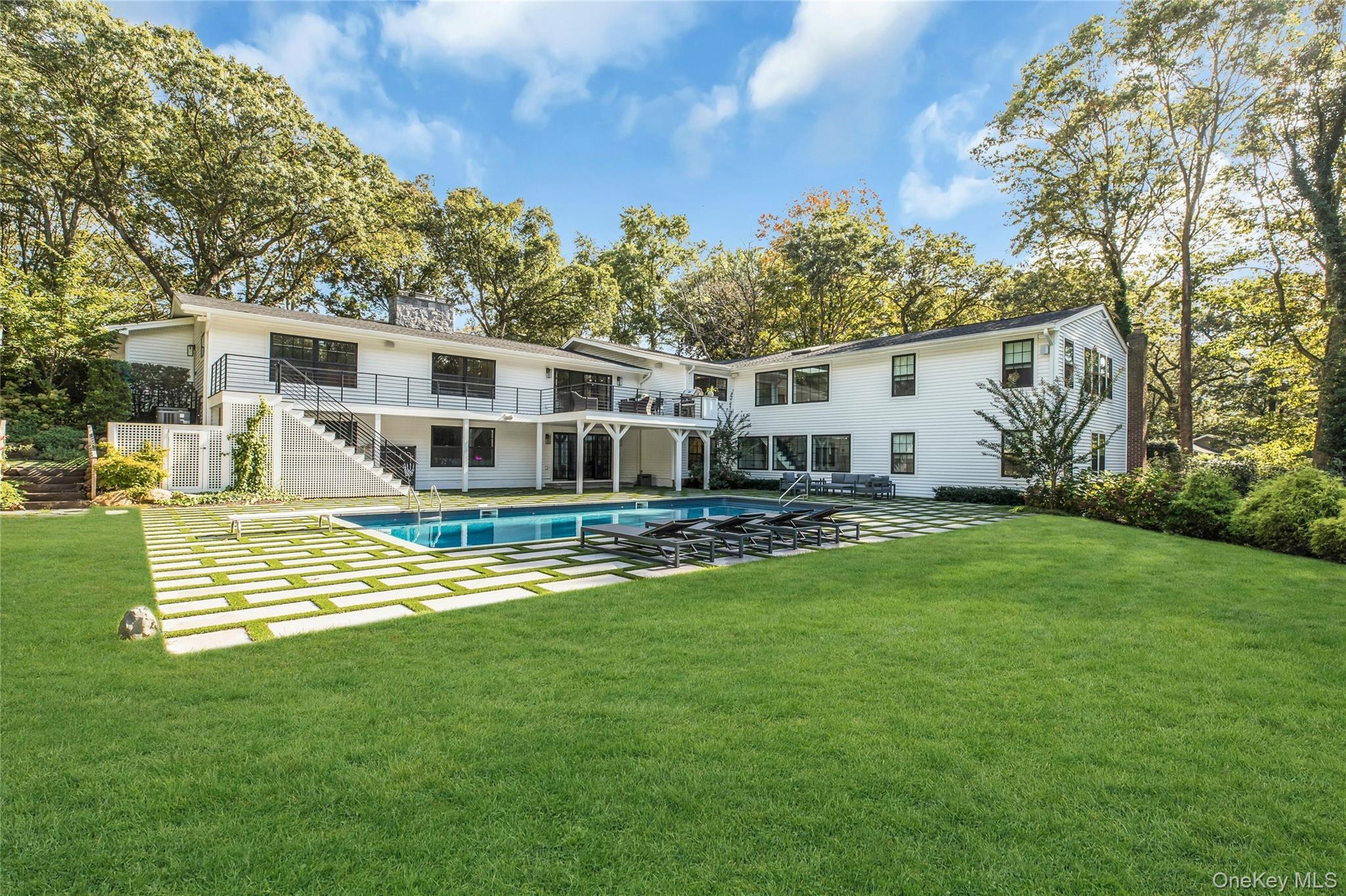 Single Family Treeview Suffolk County, NY 11747, MLS-922676-37