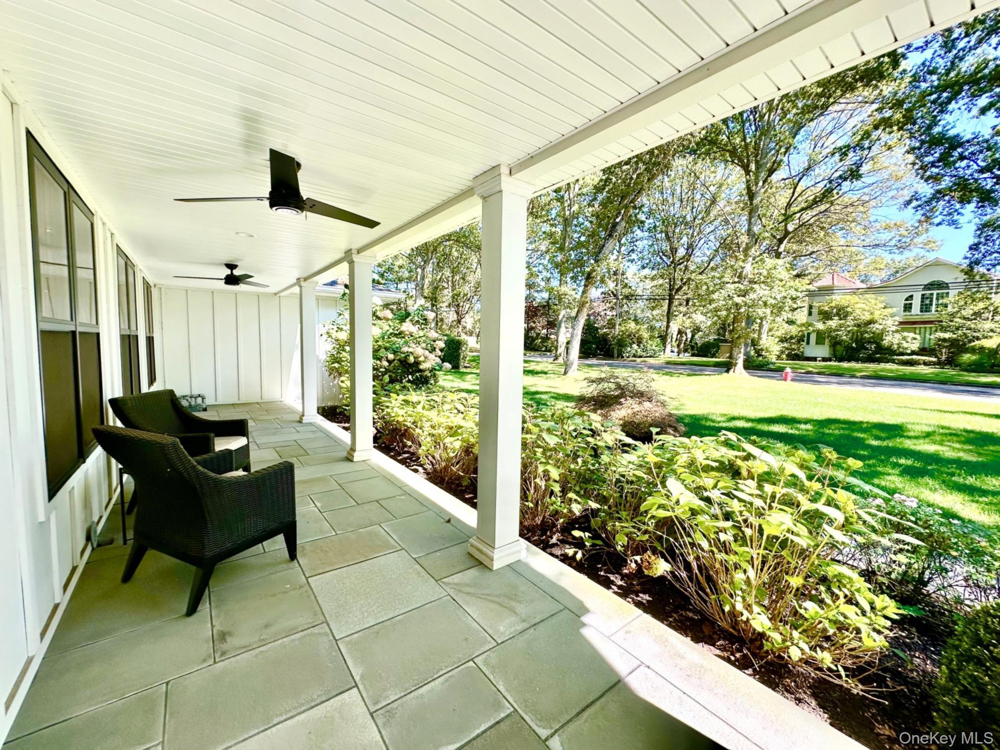 Single Family Treeview Suffolk County, NY 11747, MLS-922676-47