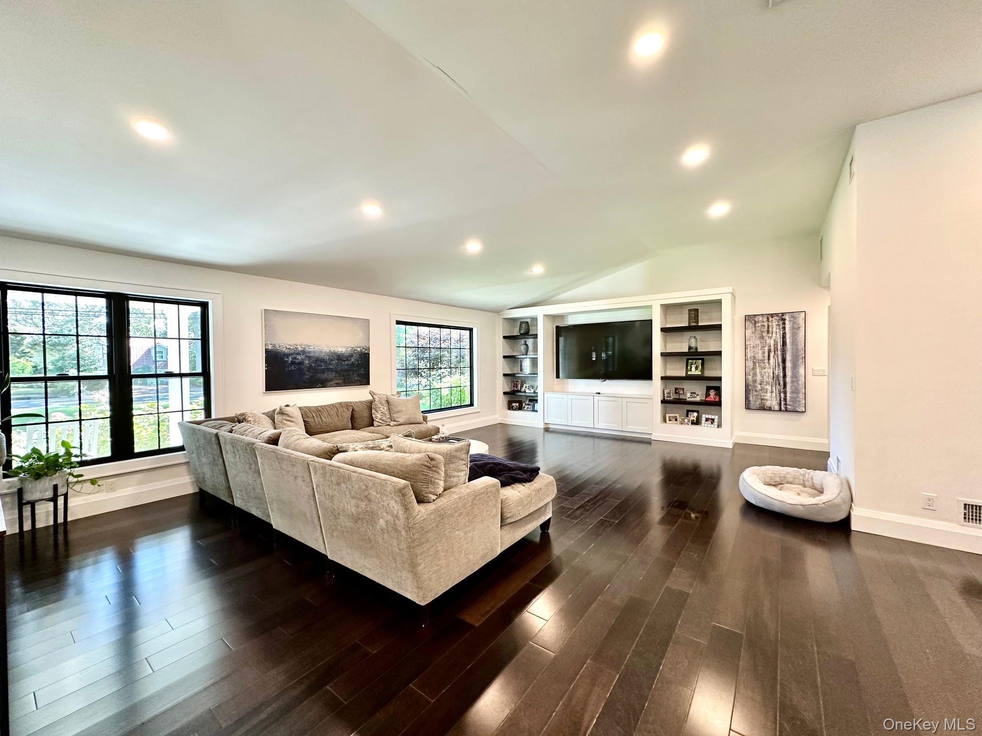 Single Family Treeview Suffolk County, NY 11747, MLS-922676-9