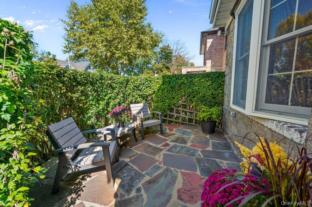 Single Family Leggett  Queens, NY 11357, MLS-922688-17