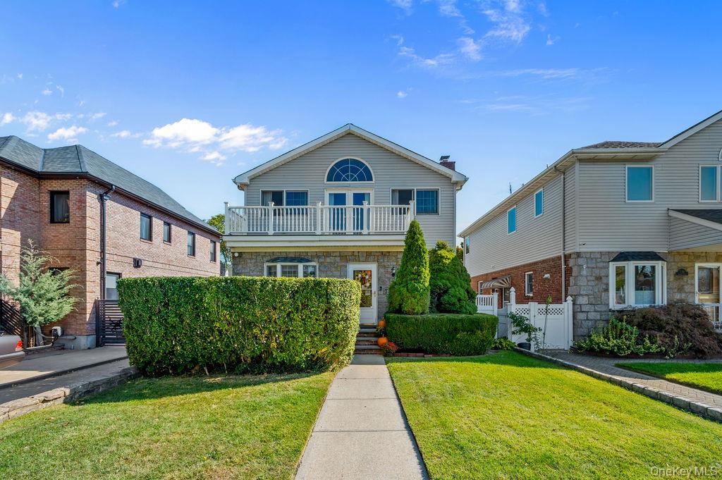 Single Family Leggett  Queens, NY 11357, MLS-922688-2