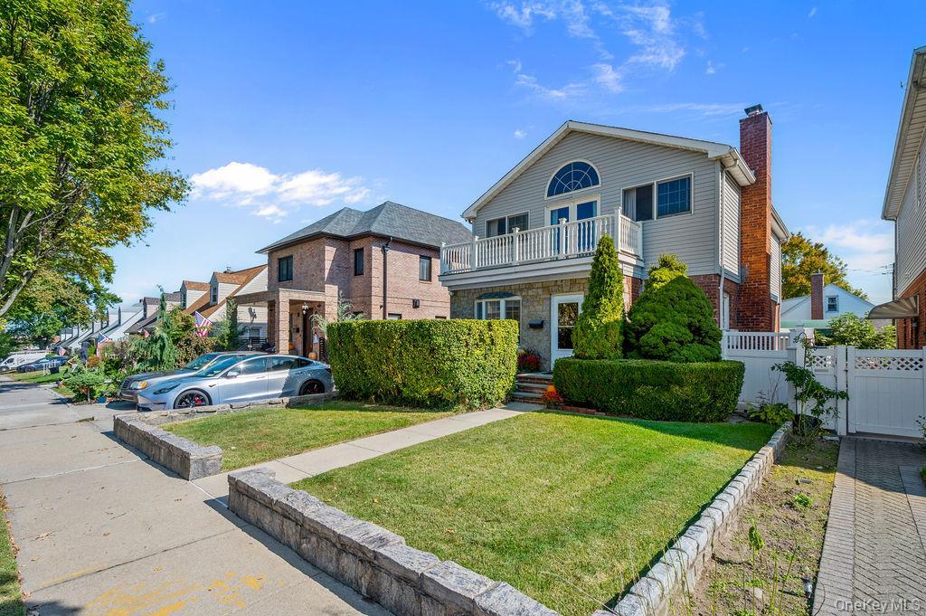 Single Family Leggett  Queens, NY 11357, MLS-922688-4