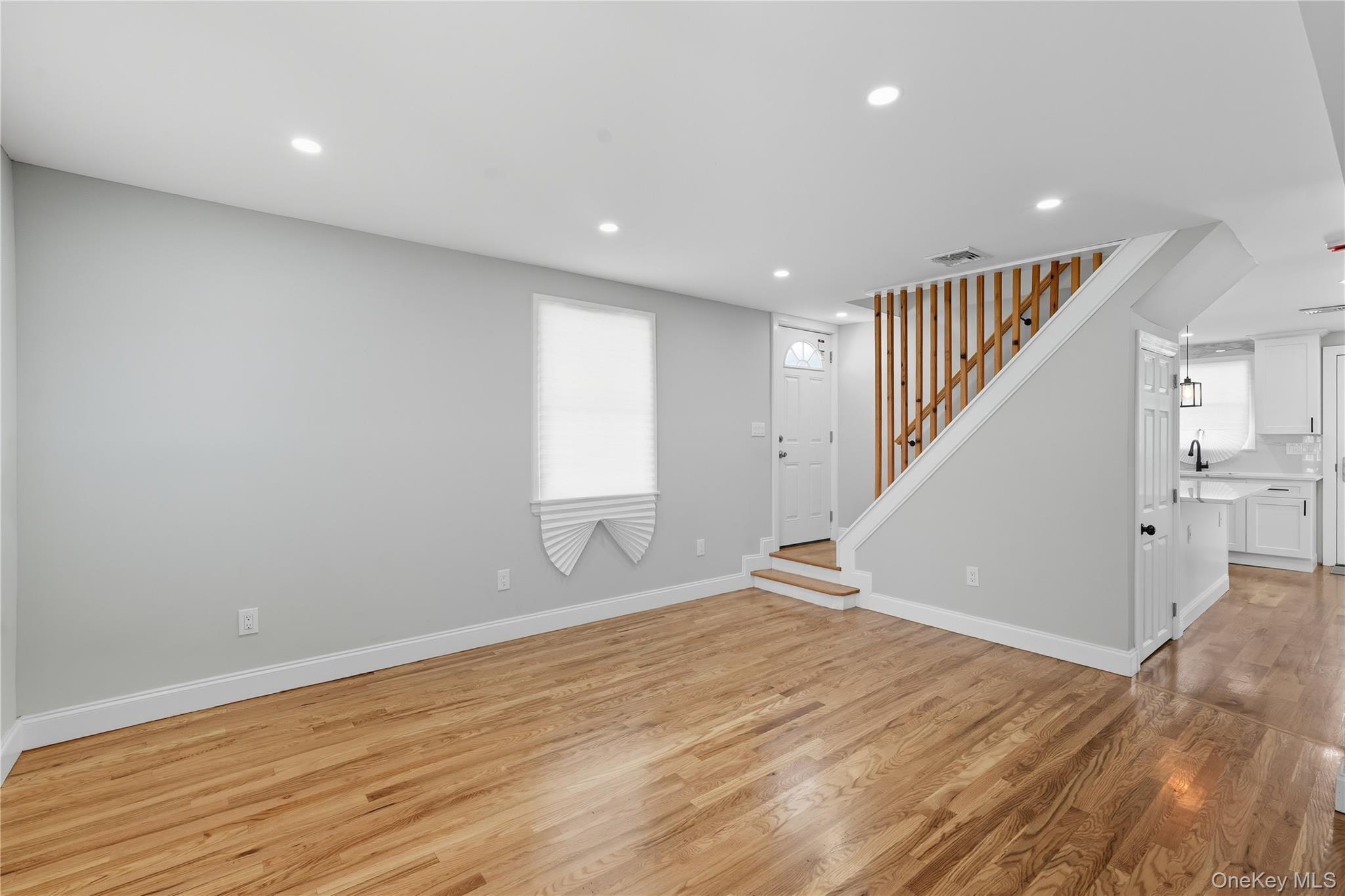 Single Family Venetian Prom  Suffolk County, NY 11757, MLS-922701-14