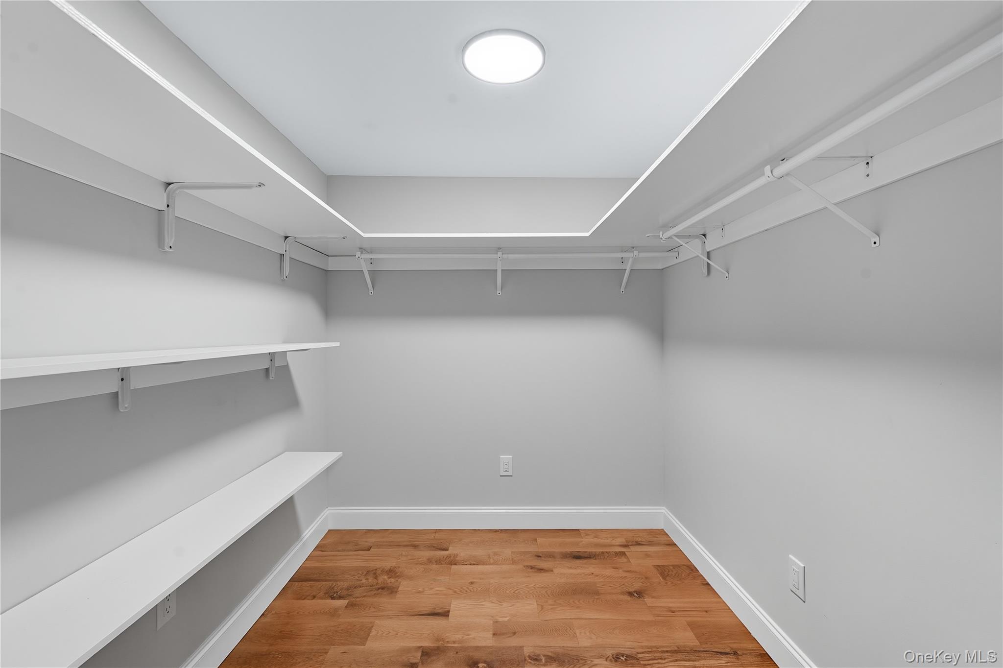 Single Family Venetian Prom  Suffolk County, NY 11757, MLS-922701-20