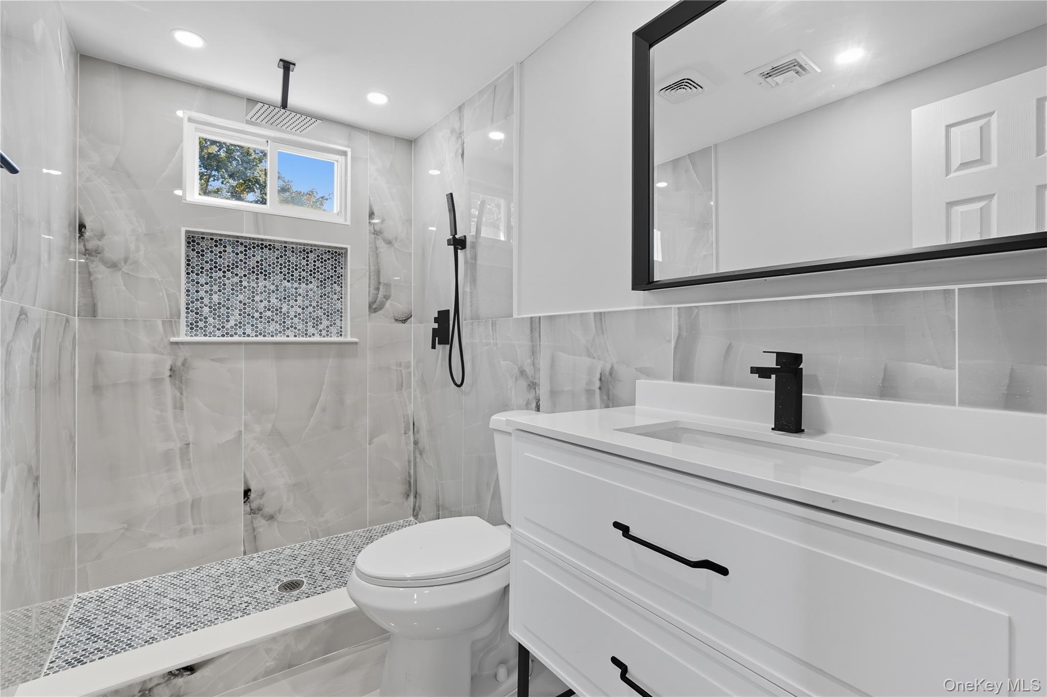 Single Family Venetian Prom  Suffolk County, NY 11757, MLS-922701-21