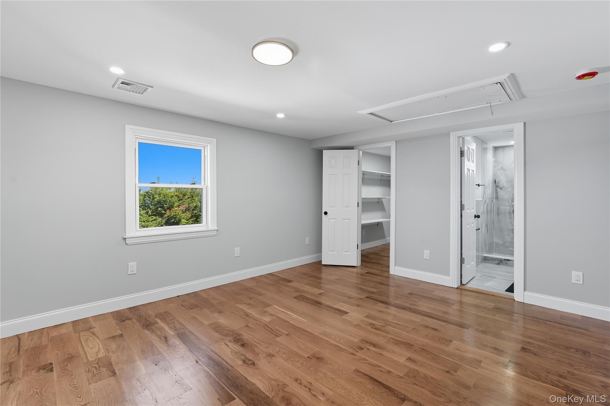 Single Family Venetian Prom  Suffolk County, NY 11757, MLS-922701-23