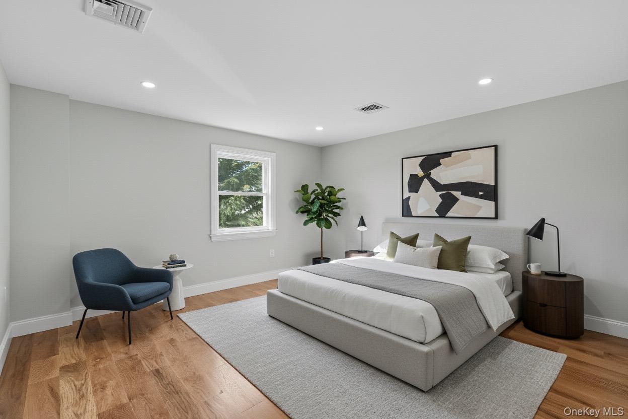 Single Family Venetian Prom  Suffolk County, NY 11757, MLS-922701-37