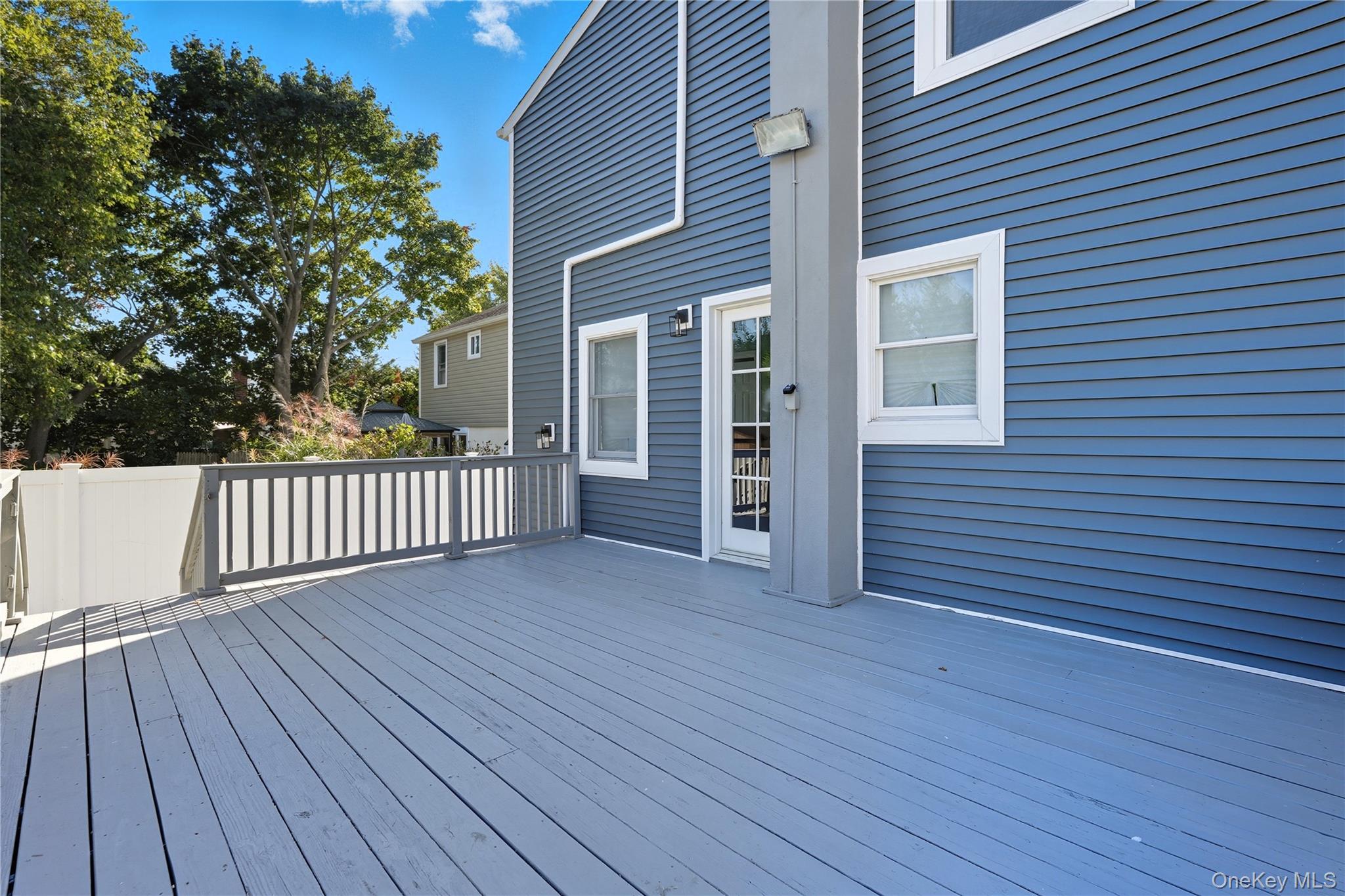 Single Family Venetian Prom  Suffolk County, NY 11757, MLS-922701-7