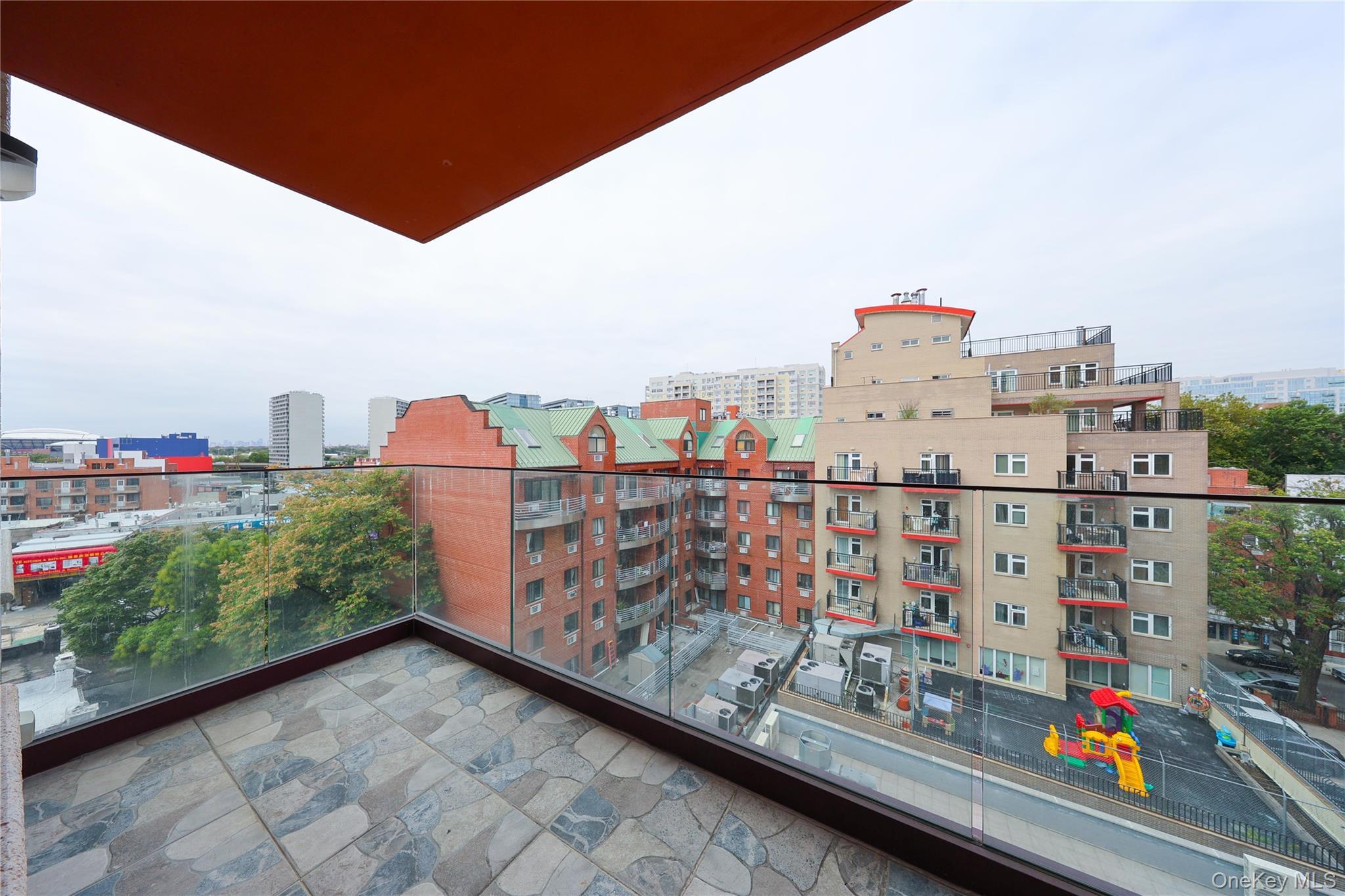 Condo 41st  Queens, NY 11355, MLS-922707-11