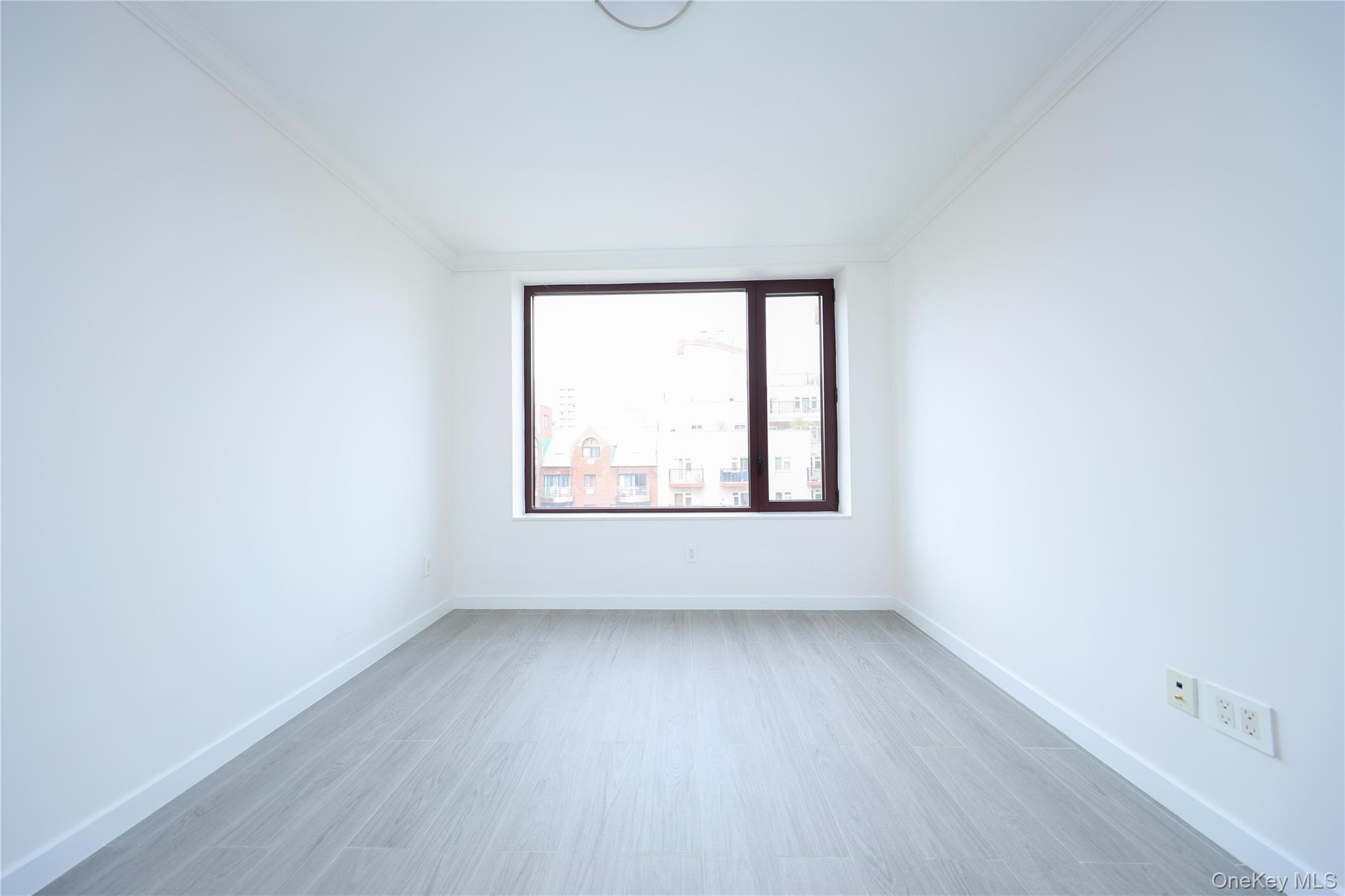 Condo 41st  Queens, NY 11355, MLS-922707-9