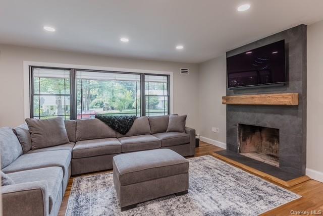 Single Family Satterly  Suffolk County, NY 11733, MLS-922730-5