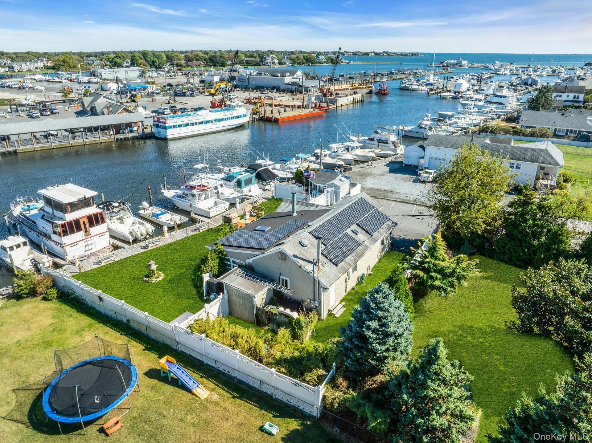 Single Family Ocean  Suffolk County, NY 11706, MLS-922735-33