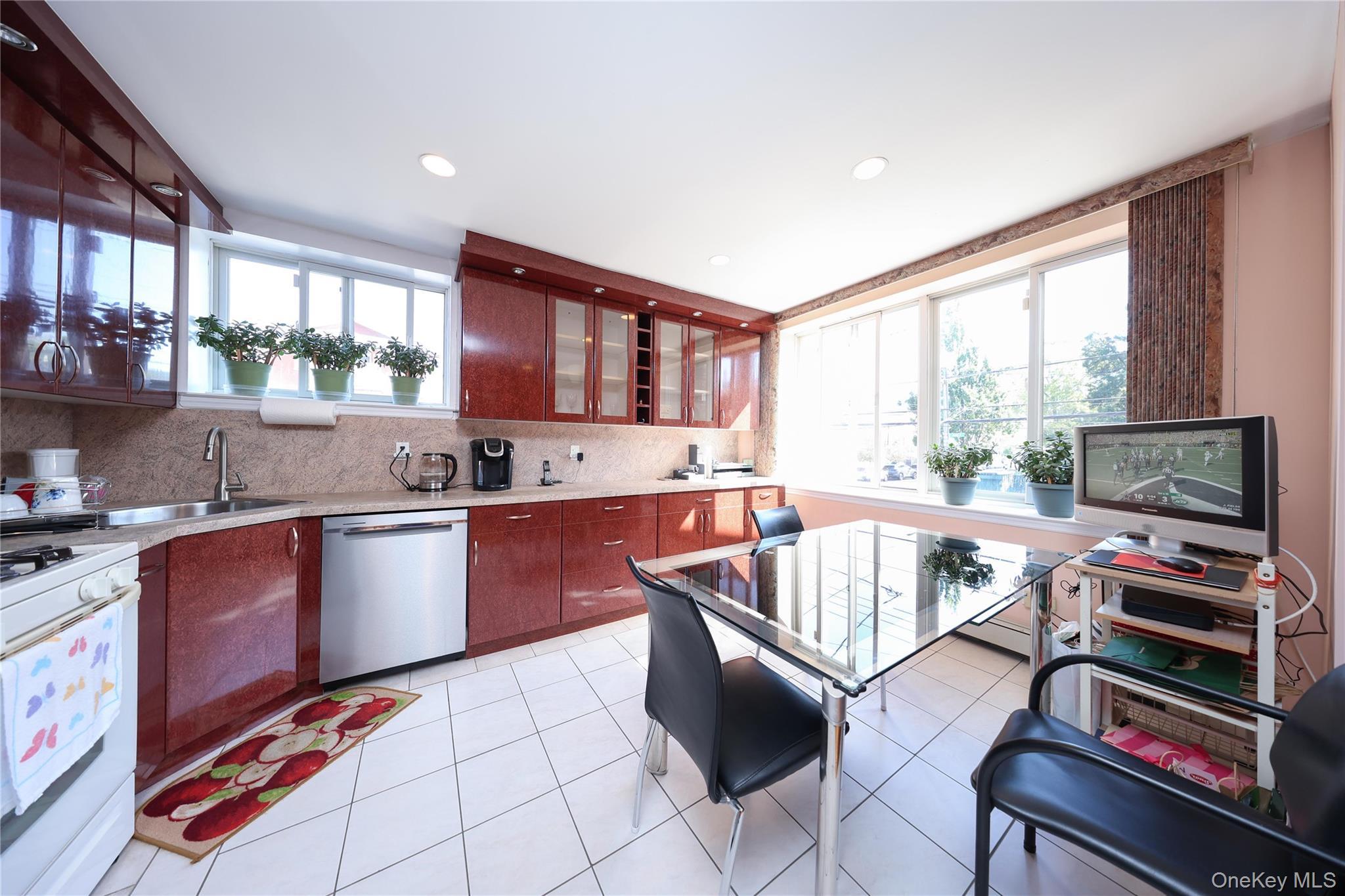 Condo Avenue X  Brooklyn, NY 11235, MLS-922741-5