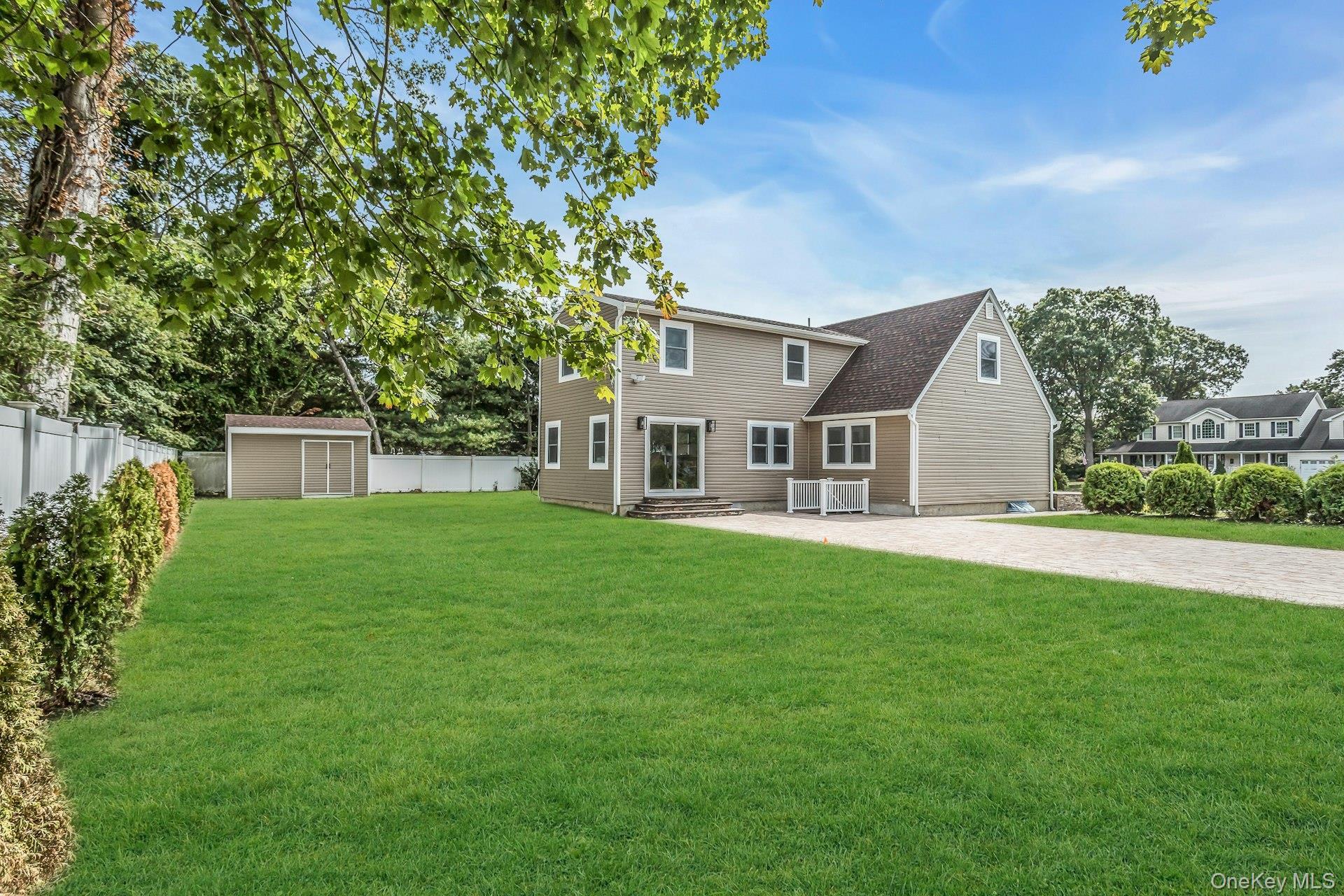 Single Family Pearl  Suffolk County, NY 11716, MLS-922774-26