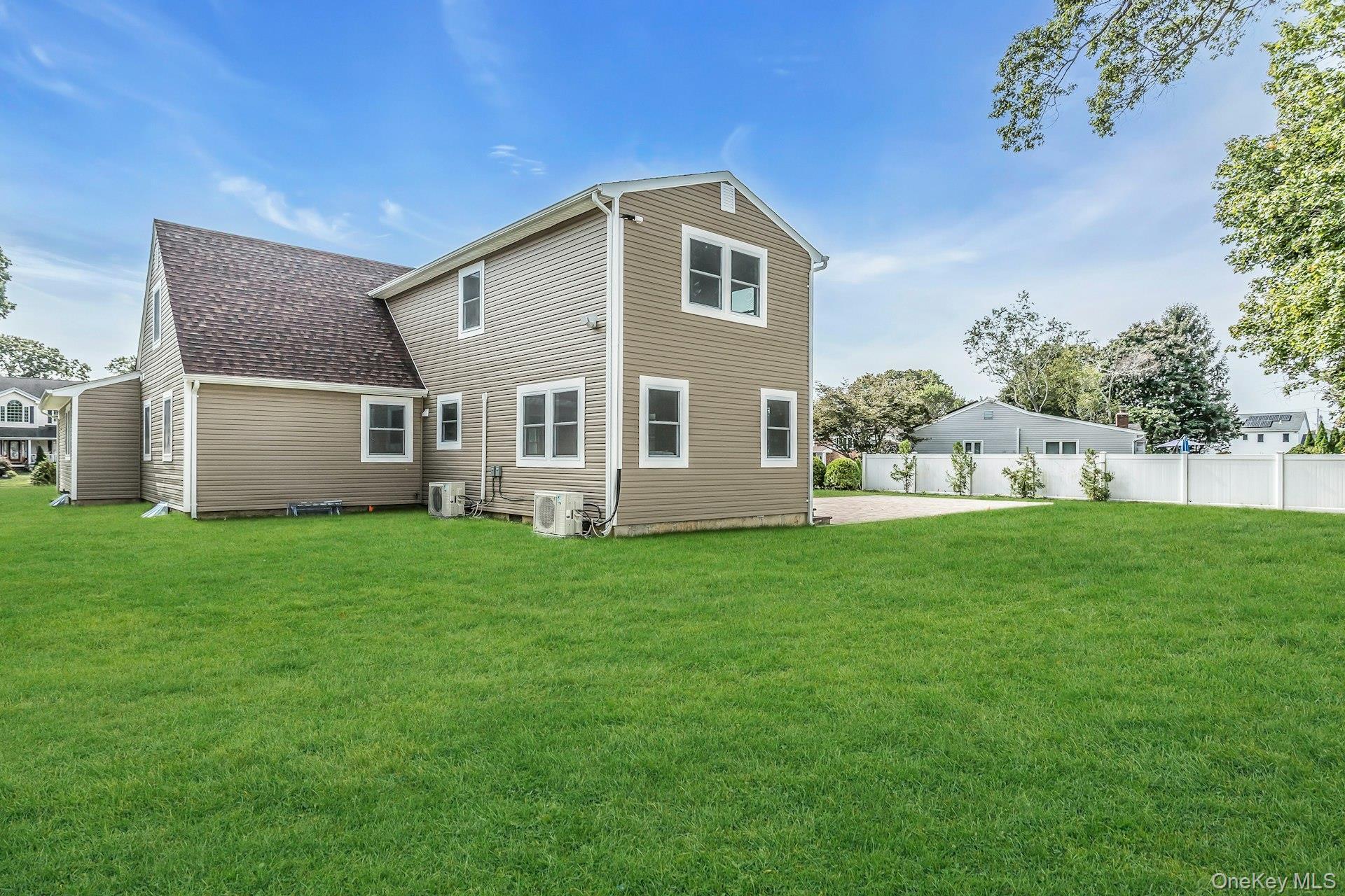 Single Family Pearl  Suffolk County, NY 11716, MLS-922774-3