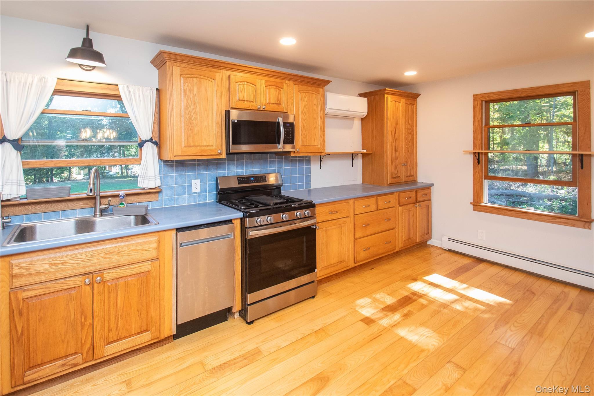 Single Family Phillips Dutchess County, NY 12603, MLS-922784-10