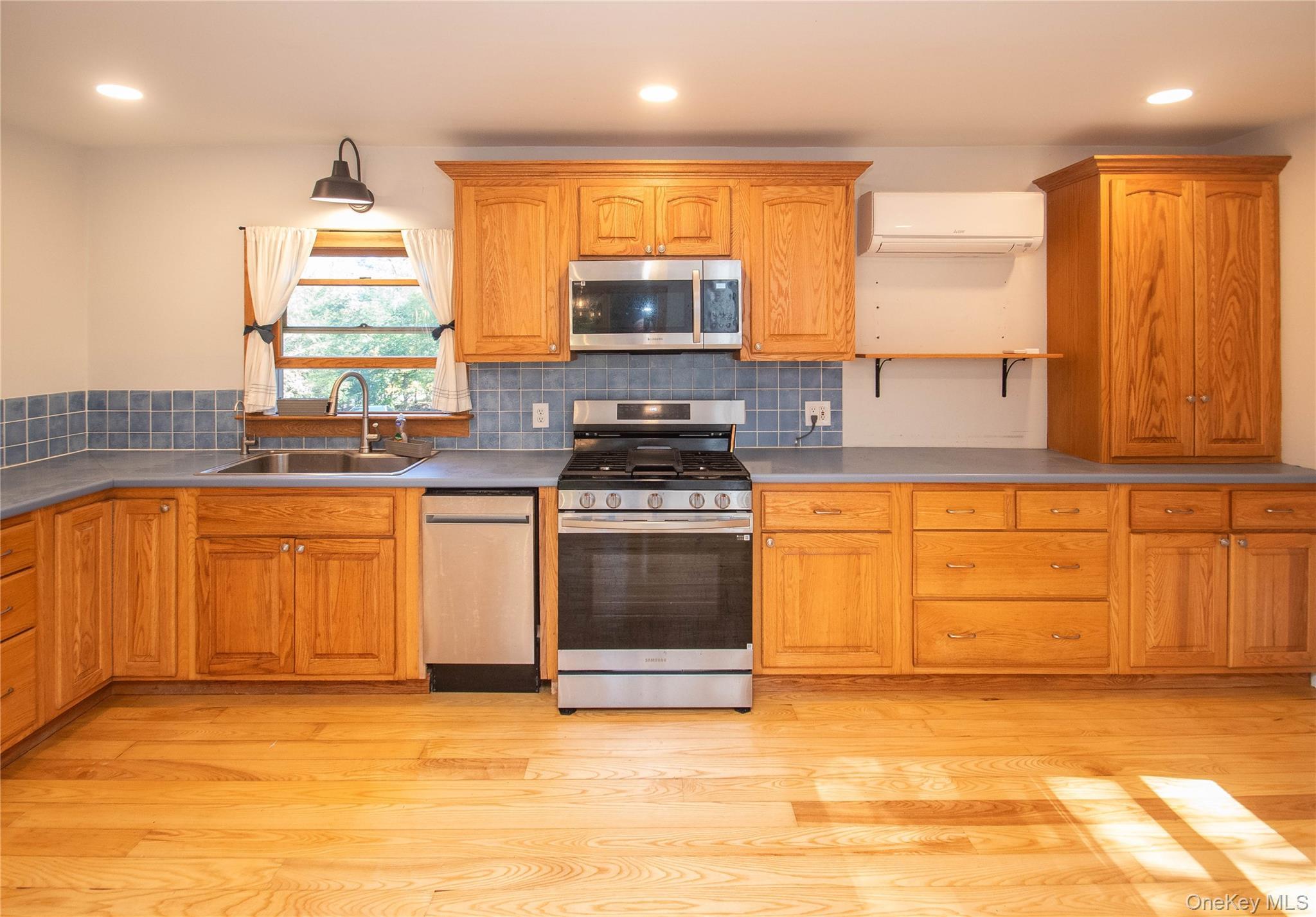 Single Family Phillips Dutchess County, NY 12603, MLS-922784-11