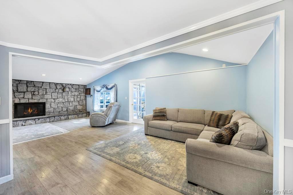 Single Family Union Suffolk County, NY 11716, MLS-922804-11