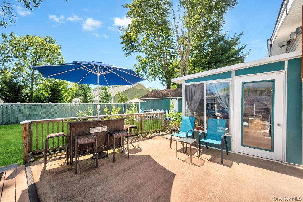 Single Family Union Suffolk County, NY 11716, MLS-922804-25