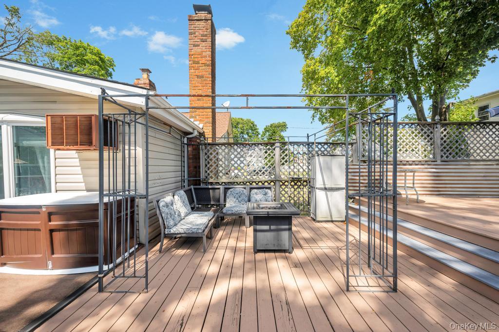 Single Family Union Suffolk County, NY 11716, MLS-922804-28