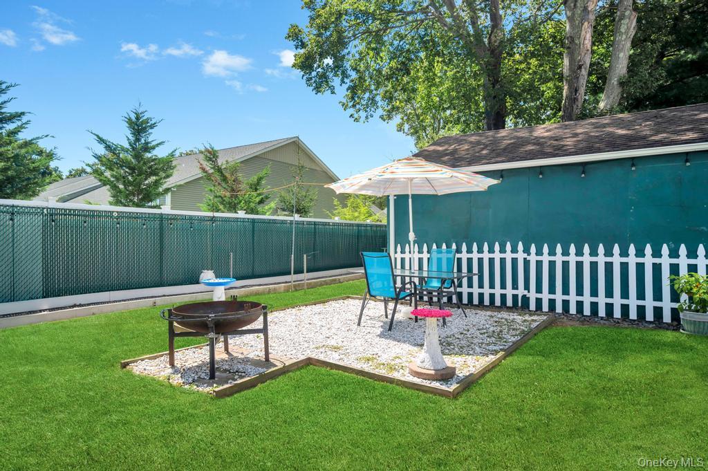 Single Family Union Suffolk County, NY 11716, MLS-922804-33