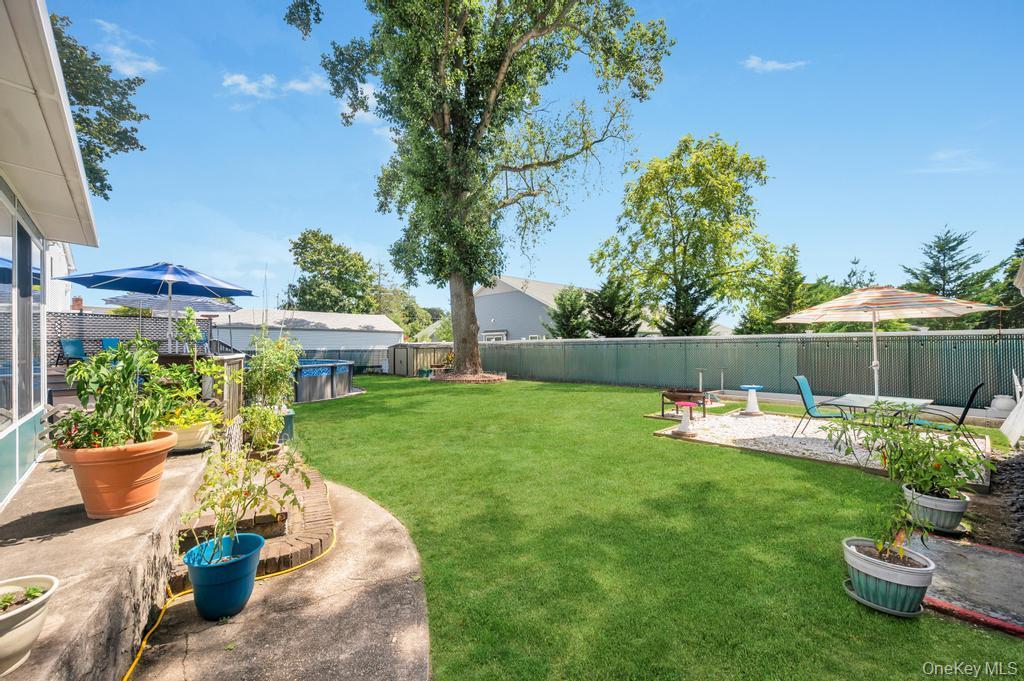 Single Family Union Suffolk County, NY 11716, MLS-922804-35