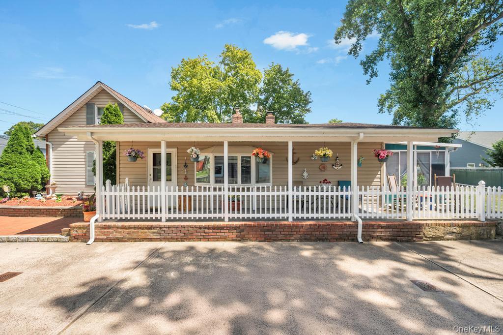 Single Family Union Suffolk County, NY 11716, MLS-922804-38