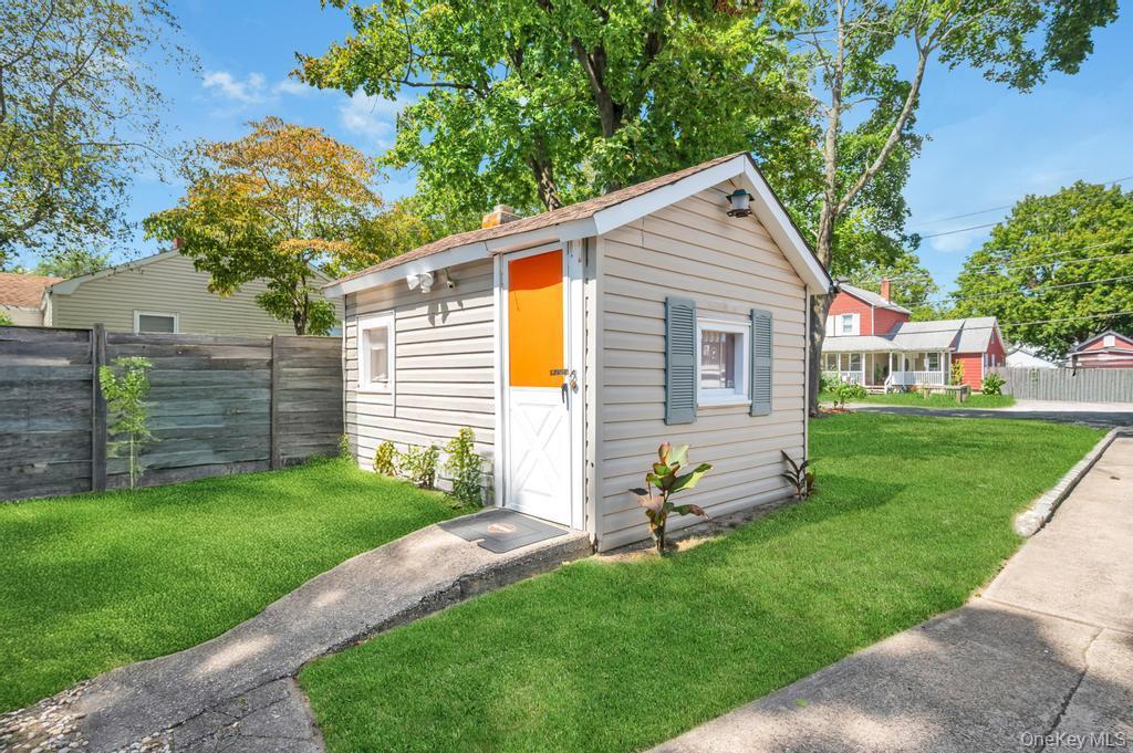 Single Family Union Suffolk County, NY 11716, MLS-922804-39