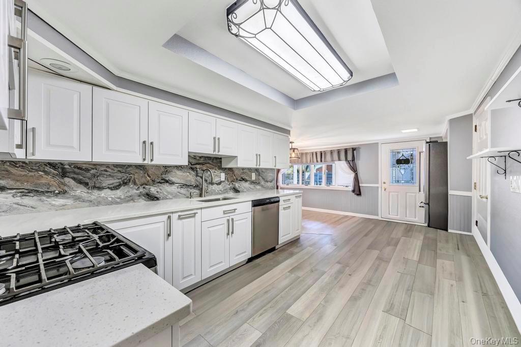 Single Family Union Suffolk County, NY 11716, MLS-922804-8