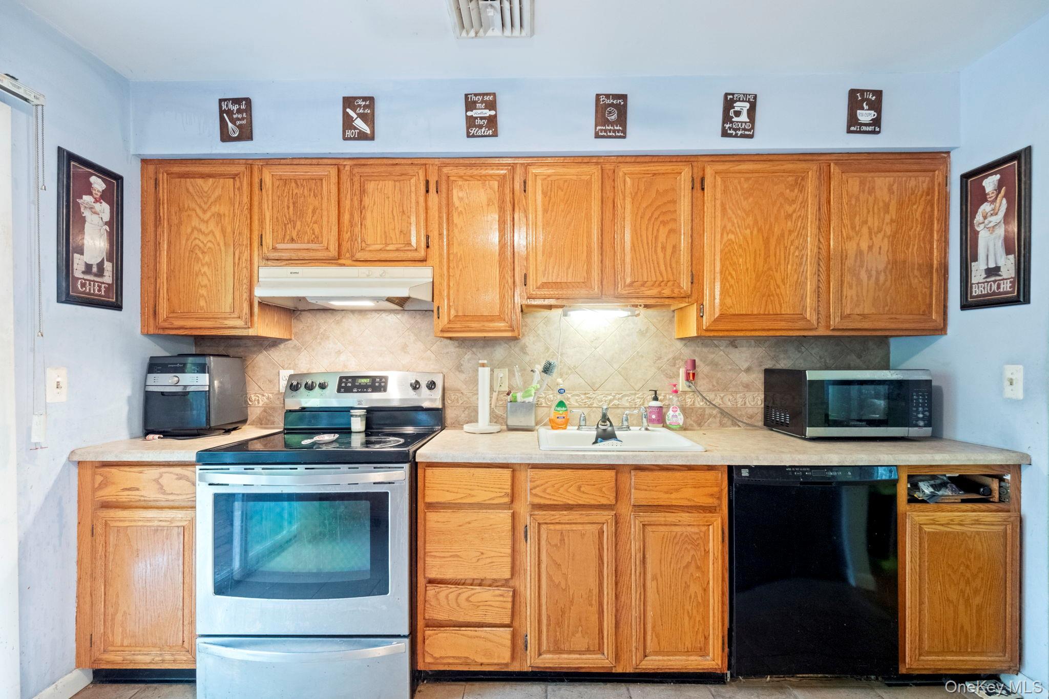 Single Family Verven Dutchess County, NY 12603, MLS-922807-9