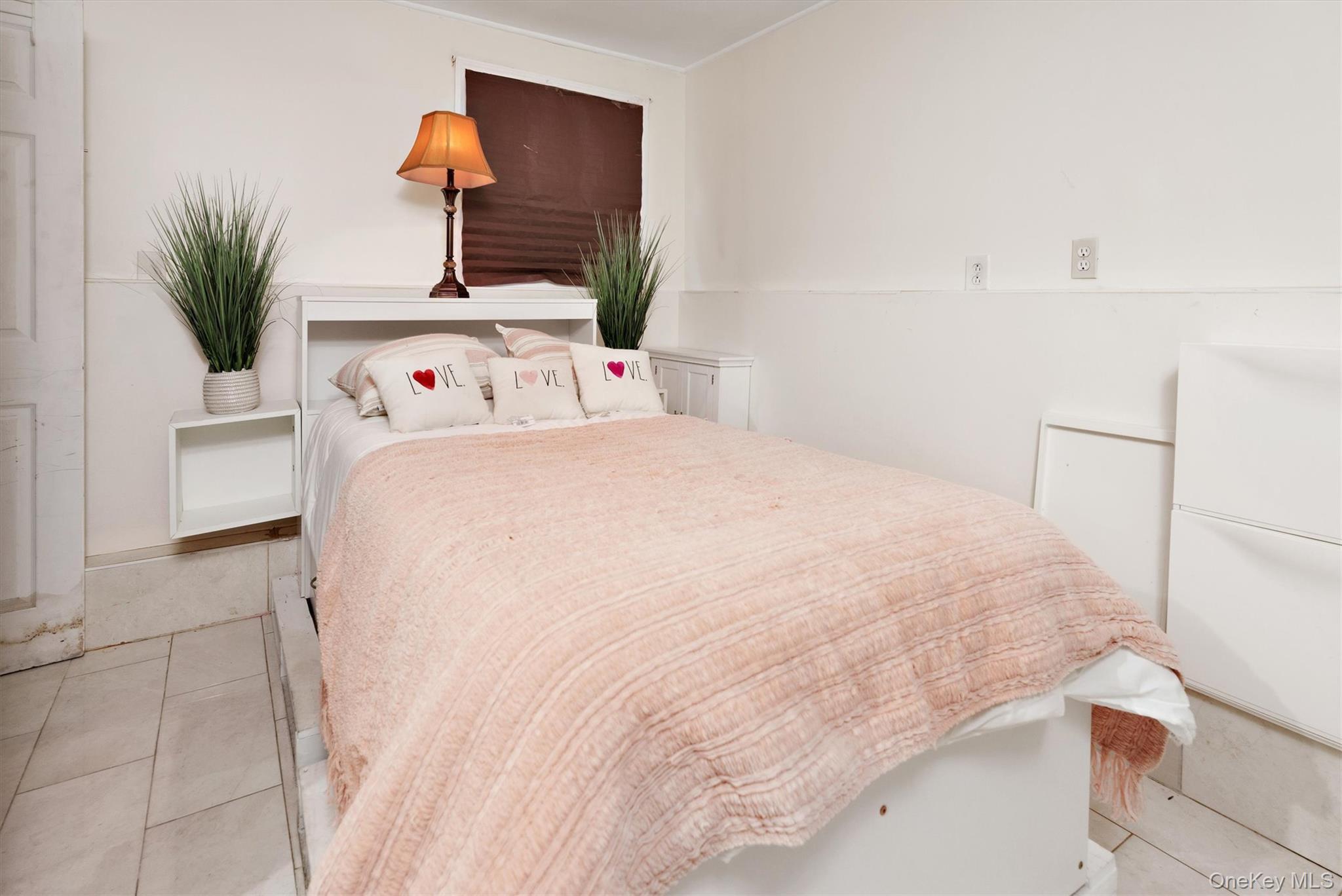 Single Family Ocean  Nassau County, NY 11520, MLS-922819-34