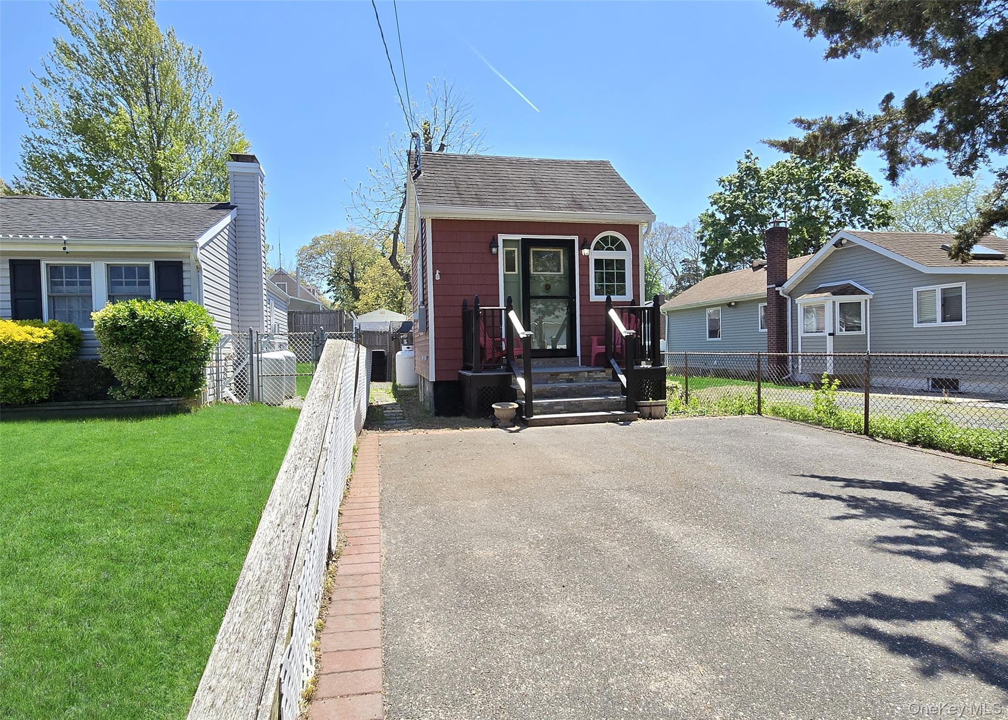 Single Family Wyona  Suffolk County, NY 11784, MLS-922823-2