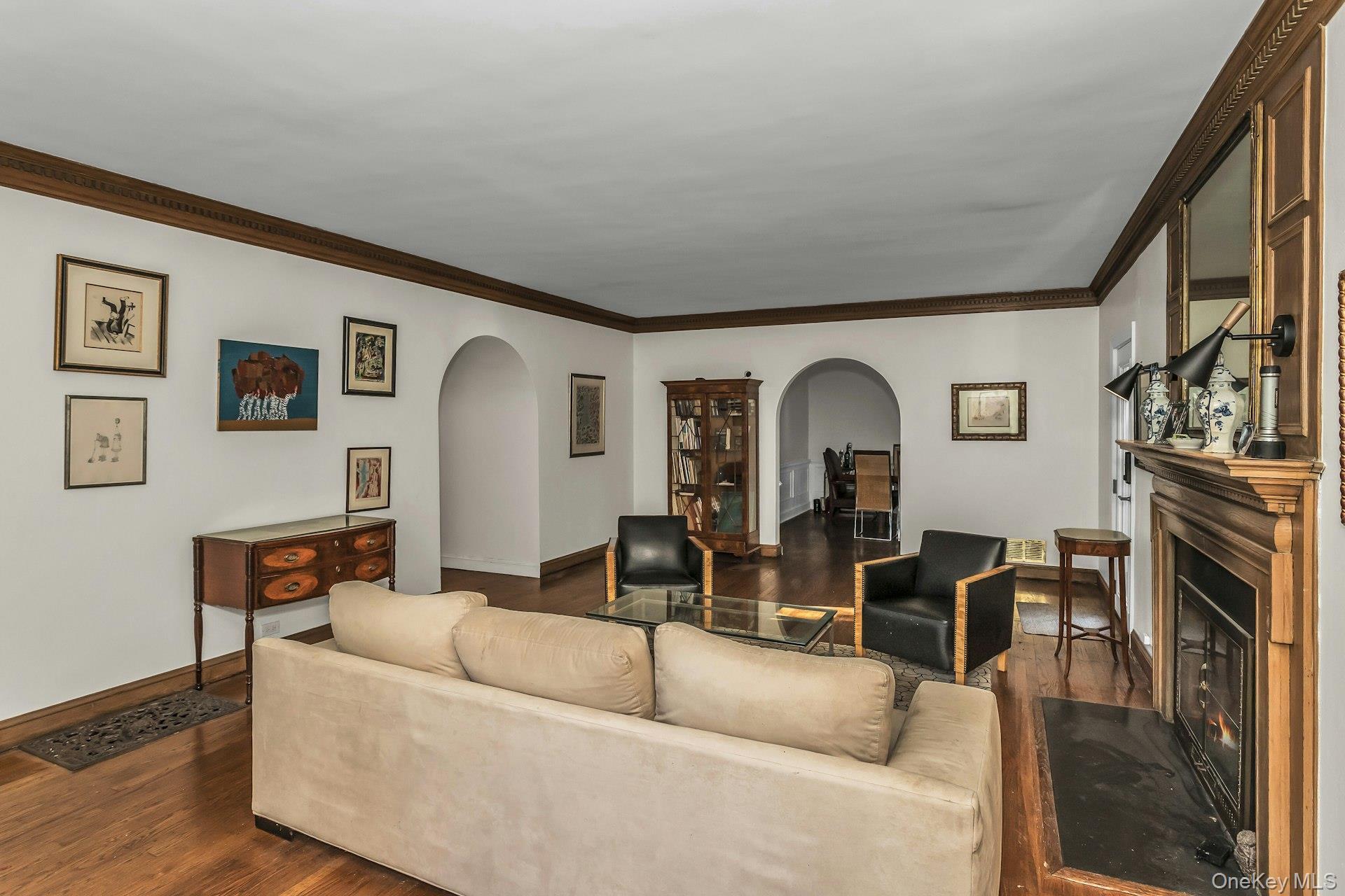 Single Family Soundview Nassau County, NY 11030, MLS-922824-20