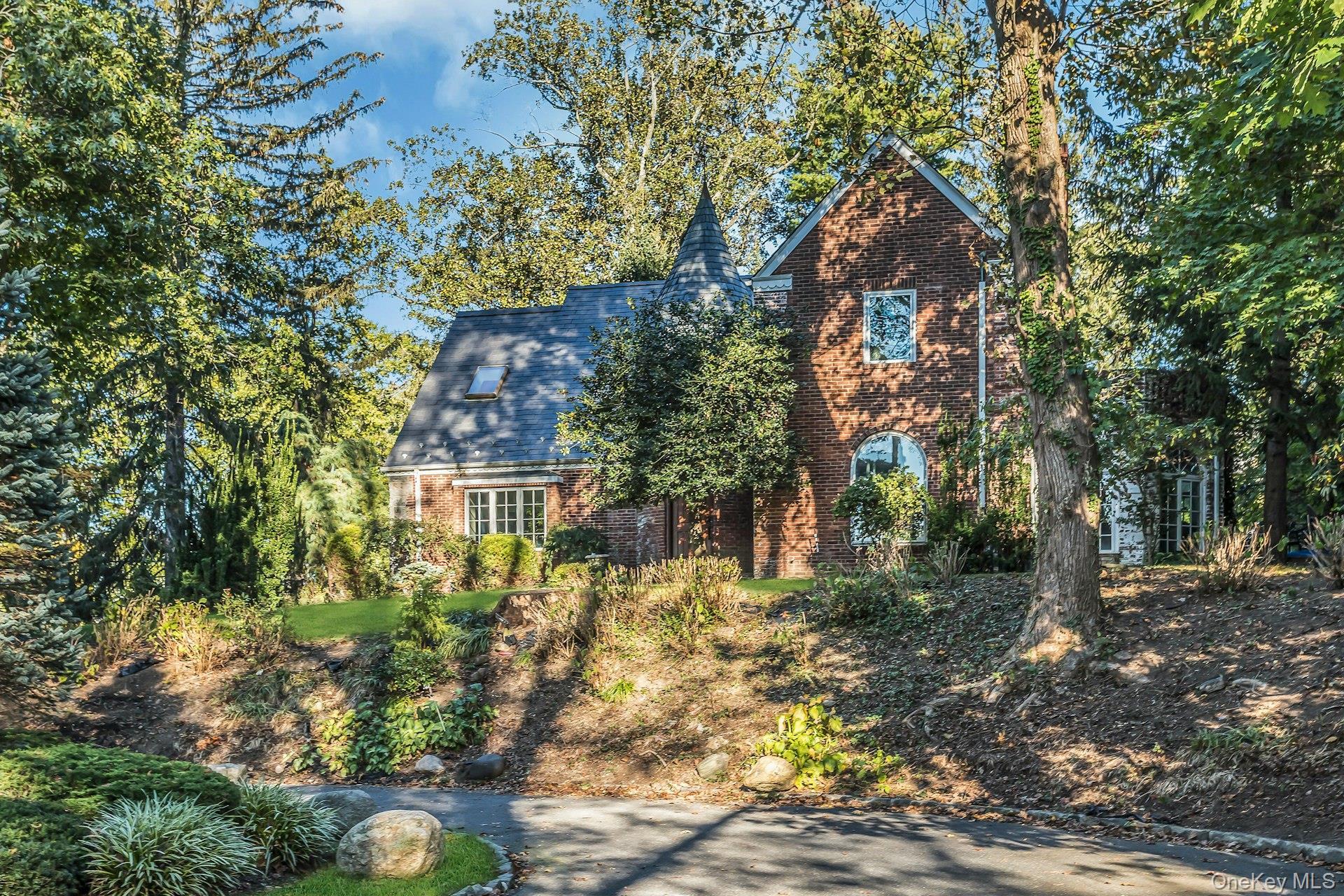 Single Family Soundview Nassau County, NY 11030, MLS-922824-3